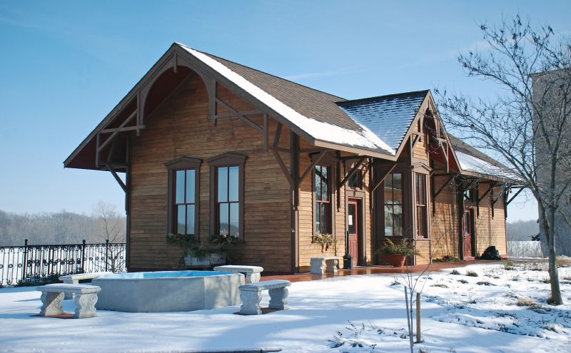 Siding Installation in Mild Weather